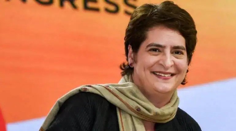 यूपी विधानसभा चुनाव: कांग्रेस ने जारी की 125 उम्मीदवारों की पहली लिस्ट Congress general secretary Priyanka Gandhi Vadra on Thursday released the party's first list of 125 candidates for the Uttar Pradesh