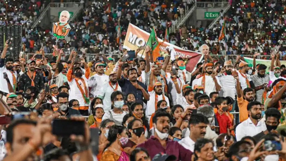 कांग्रेस ने स्थगित किए सभी चुनावी कार्यक्रम, सीएम योगी की भी कल नोएडा में होने वाली रैली कैंसिल More than 20 girls were injured in the Congress's 'I am a girl, can fight' marathon race held at the grounds of Bishop Mandal Inter College