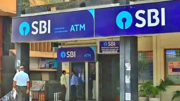SBI के ग्राहक हो जाएं सावधान! नहीं किया ये काम तो बंद हो सकती है आपकी बैंकिंग सेवा If you are also a customer of State Bank of India, then this information is for you. Because the bank has given its account holders PAN-