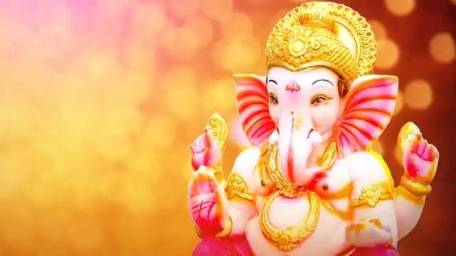 संकष्टी चतुर्थी आज, कब होगा चंद्र दर्शन, जानें Today is Sakat Chauth. On this day, the mother worships Lord Ganesha and observes a fast for the long life and good fortune of her children
