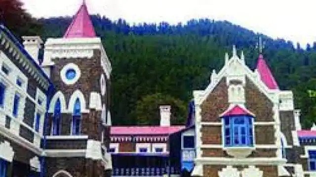 उत्तराखंड हाईकोर्ट ने नई खनन नीति पर लगाई रोक Uttarakhand High Court has stayed the new mining policy implemented on October 28, 2021. Acting Chief Justice Sanjay Kumar Mishra and