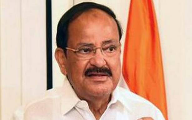 वीपी नायडू ने लोगों से अस्पताल में भर्ती होने से बचने के लिए कोविड के खिलाफ पूरी तरह से टीका लगवाने का किया आग्रह