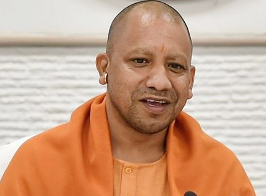 क्या योगी को अपनों से खतरा है?