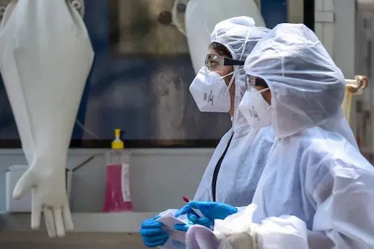यूपी के गौतमबुद्ध नगर में मिला ओमिक्रॉन का पहला केस, कोरोना के बढ़ रहे मामलों ने बढ़ाई सरकार की चिंता After getting corona free, when cases of corona are found in UP, then it is obvious that the difficulties of the state government