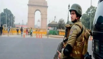 26 जनवरी से पहले दिल्ली में अलर्ट, मानव रहित हवाई वाहनों पर प्रतिबंध- प्रमुख स्थानों पर बढ़ाई गई सुरक्षा Delhi Police is fully prepared to deal with any terrorist conspiracy on Republic Day. Ban on unmanned aerial vehicles in the capital from