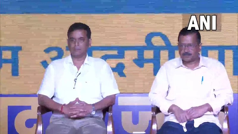 गोवा विधानसभा चुनाव के लिए अमित पालेकर होंगे आप के सीएम फेस Aam Aadmi Party national convener Arvind Kejriwal on Wednesday announced that Amit Palekar will be the party's chief ministerial candidate