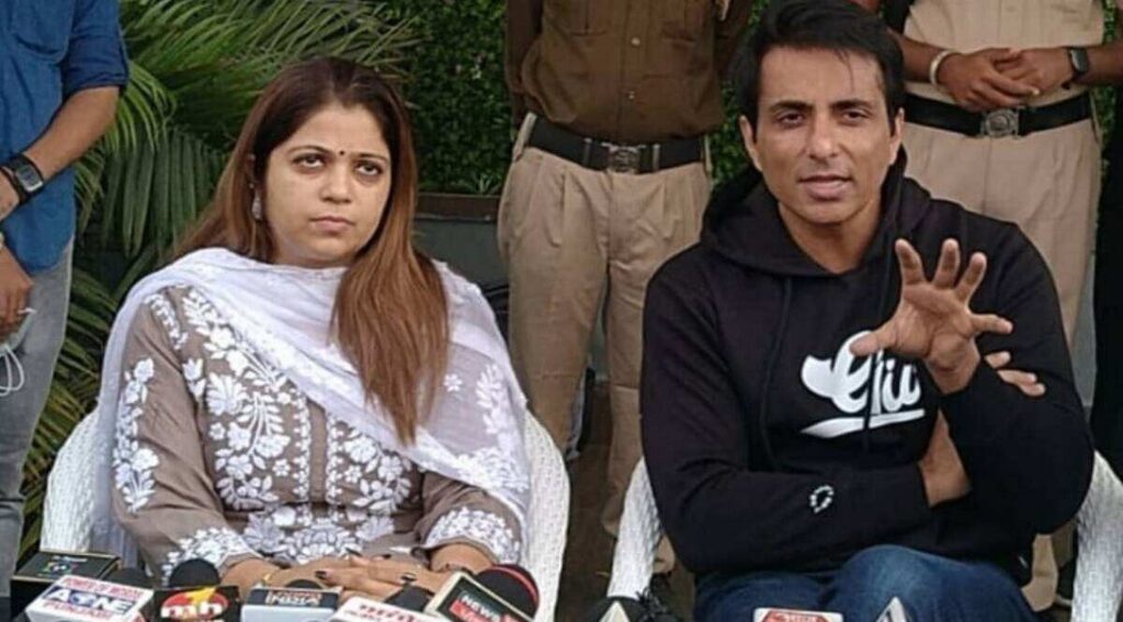 फिल्म अभिनेता सोनू सूद की बहन मालविका सूद ने थामा कांग्रेस का हाथ Film actor Sonu Sood's sister Malvika Sood Sachar has joined Congress. He got the primary membership of the party late Saturday