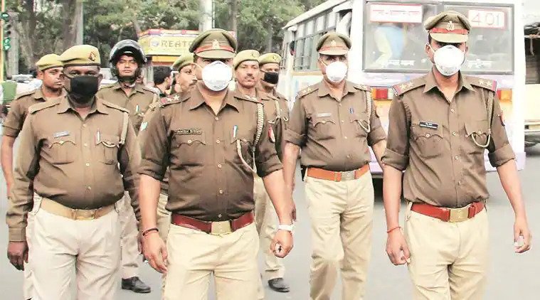 मुंबई में 18 IPS अधिकारी और 114 पुलिसकर्मियों कोरोना संक्रमित Corona is wreaking havoc in Mumbai, Maharashtra. More than 20 thousand cases of infection are coming to the fore in Mumbai every