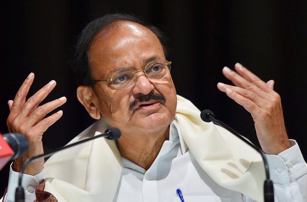 उपराष्ट्रपति एम. वेंकैया नायडू ने कोविड मामलों में आए नए उछाल से निपटने के लिए तत्परता की भावना अपनाने का किया आह्वान The Vice President, Shri M. Venkaiah Naidu today addressed the new surge in COVID cases and implemented the lessons learned from