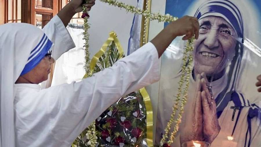 गृह मंत्रालय ने मदर टेरेसा के मिशनरीज ऑफ चैरिटी का एफसीआरए पंजीकरण किया बहाल Foreign Contribution Regulation Act (FCRA) registration after the Ministry of Home Affairs (MHA) submitted the required "required documents"