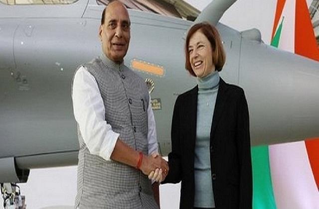 रक्षा मंत्री श्री राजनाथ सिंह ने फ्रांस में निमास द्वारा आयोजित भारत के पहले बहु-आयामी साहसिक खेल अभियान में भाग लेने वाली टीम का स्वागत किया Raksha Mantri Shri Rajnath Singh welcomed the team participating in India's first multi-faceted adventure sports campaign organized by