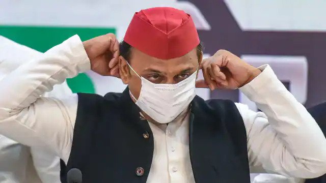 सीटों पर सपा और अपना दल (कमेरावादी) में रार, अब अखिलेश के पाले में गेंद In which SP leaders backtracked from the earlier talks regarding seat-sharing. Gagan Prakash says that SP chief Akhilesh Yadav should be