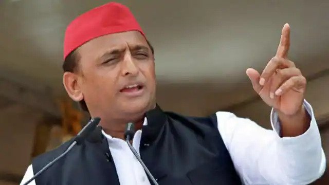 भाजपा नेता वोट पाने को कर रहे जनता की तेल मालिशः अखिलेश all the parties are busy in campaigning for the sixth and seventh phases. Meanwhile, Samajwadi Party national president Akhilesh Yadav