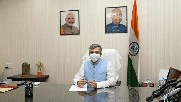सांसद एवं पूर्व केंद्रीय मंत्री श्री रविशंकर प्रसाद ने केंद्रीय रेल मंत्री श्री अश्विनी वैष्णव से चर्चा की,रेलवे बहाली में समाधान जल्द हो |