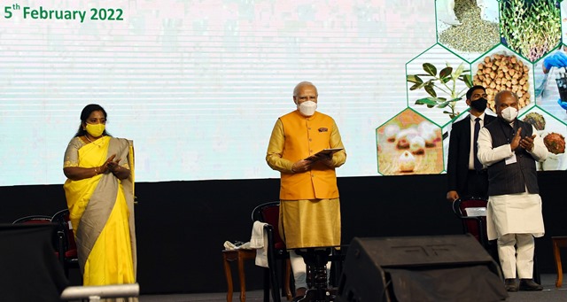प्रधानमंत्री मोदी ने आईसीआरआईएसएटी की 50वीं वर्षगांठ समारोह की शुरुआत की