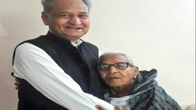 राजस्थान की पूर्व राज्यसभा सांसद श्रीमती जमना देवी बारूपाल को राज्यसभा में श्रद्धांजलि देने का मुद्दा सभापति से समक्ष उठाया