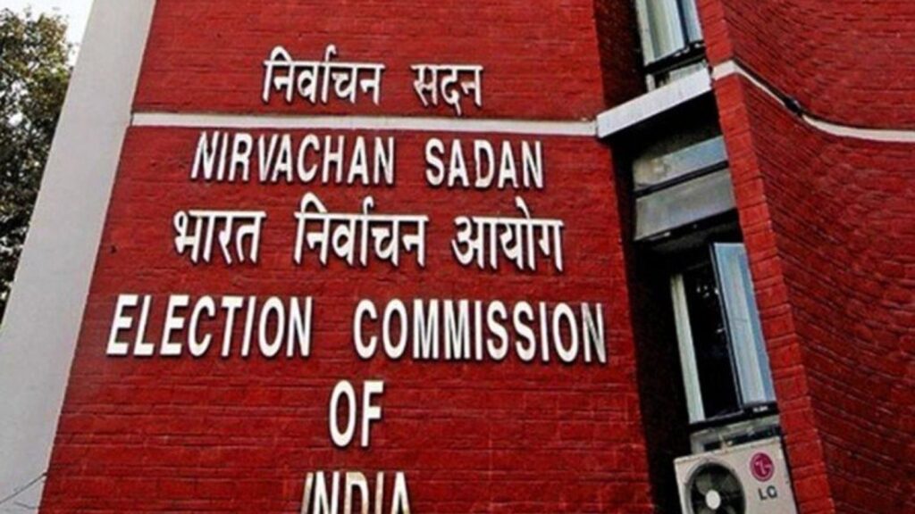 केजरीवाल और सुखबीर को झटका, चुनाव आयोग ने दिए एफआईआर के आदेश