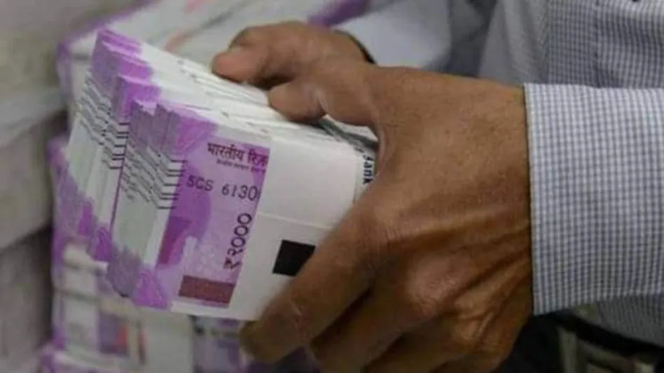 मनी लॉन्ड्रिंग ऐक्ट के तहत बरामद हुई 98,000 करोड़ की संपत्तिः केंद्र सरकार The Central Government has informed the Supreme Court that properties worth Rs 98,000 crore have been attached so far under