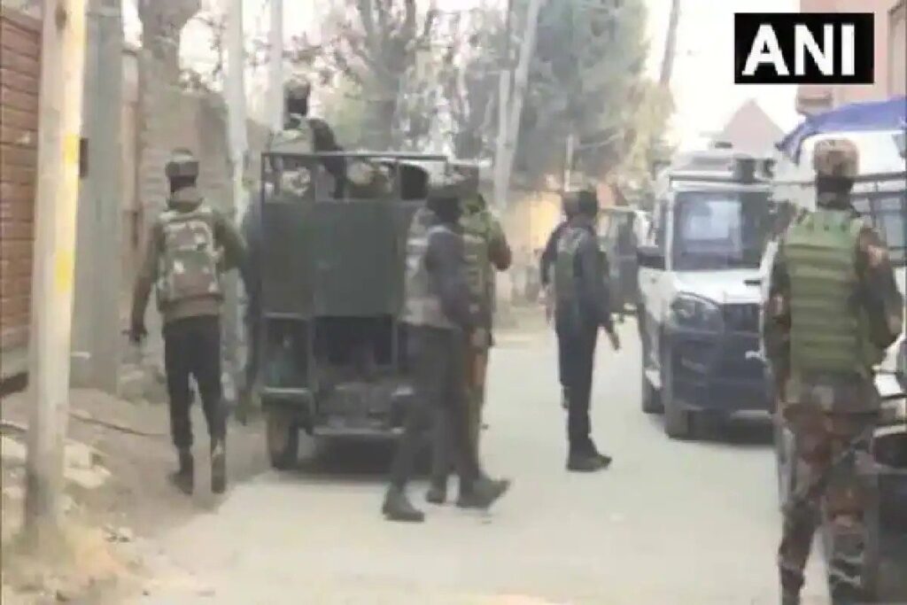 जम्मू-कश्मीर में सुरक्षाबलों ने 2 आतंकियों को मार गिराया On Saturday, February 5, the summer capital of Jammu and Kashmir, Srinagar, an encounter broke out between security forces and terrorists