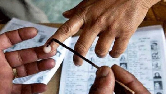 उप्र में 5 बजे तक 57.45 फीसदी मतदान, वोट डालने में सबसे आगे रहा लखीमपुर खीरी Voting is going on in 59 seats of 9 districts in the fourth phase of the UP Legislative Assembly. Till 5 pm, 57.45 per cent voter turnout