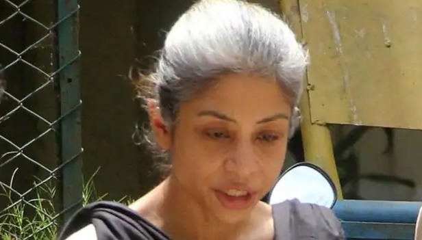 इंद्राणी मुखर्जी ने सुप्रीम कोर्ट में दी जमानत अर्जी Indrani Mukerjea, the main accused in the Sheena Bora murder case, has filed a bail plea in the Supreme Court on Thursday. The Supreme Court