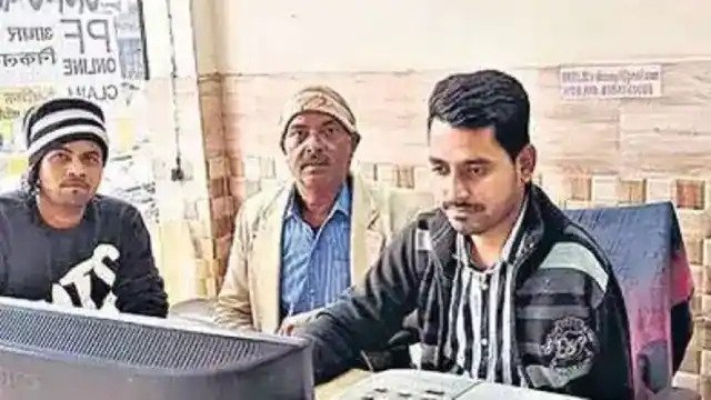 ई-श्रम पोर्टल पर उप्र के 8 करोड़ से ज्यादा श्रमिकों ने किया रजिस्ट्रेशन In the case of registration on the Central Government's e-shram portal, UP has created history. So far 8 crore 21 lakhs of the state have