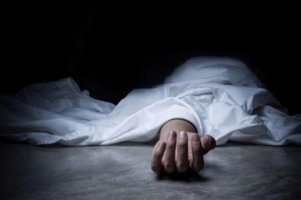 दलित युवती हत्याकांडः अंतिम संस्कार ना करने पर अड़े घरवाले, मां की मुख्यमंत्री से मिलने की गुहार Unnao district of Uttar Pradesh is once again in the headlines. Fateh Bahadur Singh, who was the Minister of State in the SP government