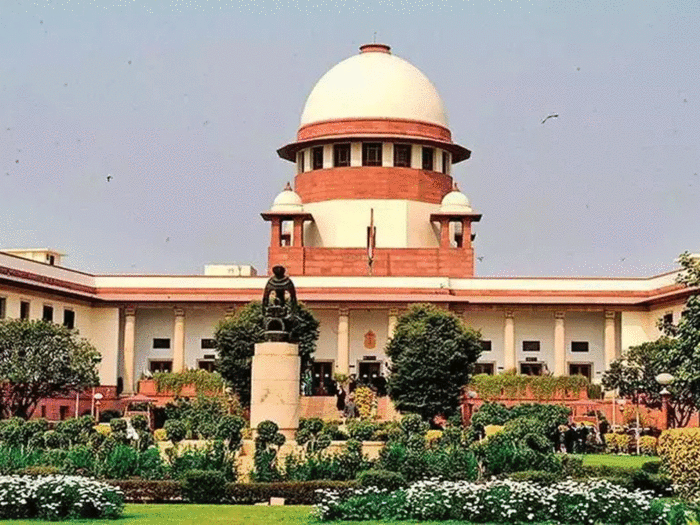 सुप्रीम कोर्ट ने टीएमसी नेता एसके सुपियां को दी अग्रिम जमानत The Supreme Court on Wednesday granted anticipatory bail to Trinamool Congress (TMC) leader SK Supian, who attacked Chief Minister
