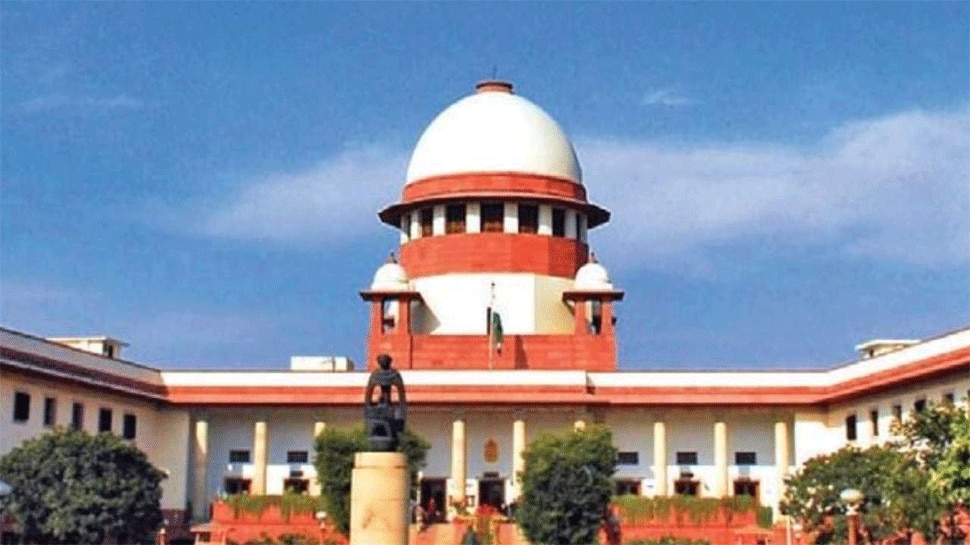 वैकल्पिक मूल्यांकन की मांग वाली याचिका पर सुनवाई के लिए सुप्रीम कोर्ट सहमत The Supreme Court on Monday agreed to hear a petition, which will be conducted by all state boards, CBSE, ICSE.