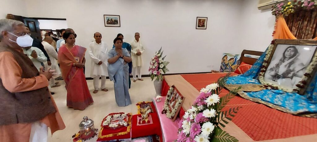 निर्मला देवी के जन्म उत्सव कार्यक्रम में शामिल हुईं राज्यपाल उईके