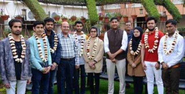 राजस्थान के 31 विद्यार्थी पहुंचे दिल्ली एयरपोर्ट, नई दिल्ली के राजस्थान हाउस में विद्यार्थियों को ठहराने की सारी व्यवस्थाएं सुनिश्चित: शुभ्रा सिंह