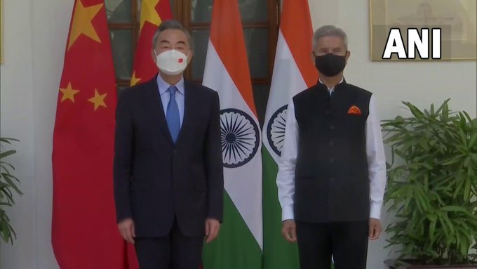 चीनी विदेश मंत्री वांग यी ने एस जयशंकर से की मुलाकात, प्रतिनिधिमंडल स्तर की हुई वार्ता