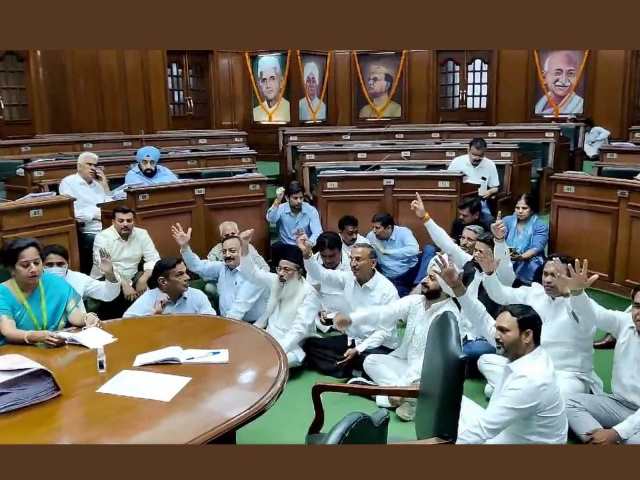 केजरीवाल पर अपमानजनक टिप्पणी’, आदेश गुप्ता के खिलाफ विस में निंदा प्रस्ताव पास