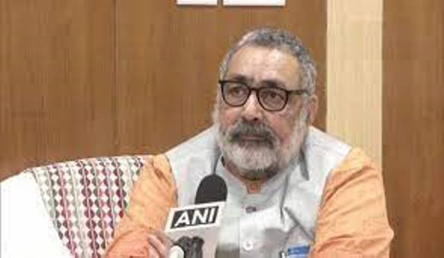 गिरिराज सिंह ने विपक्ष पर साधा निशाना, बताया ‘एक्सीडेंटल हिंदू’