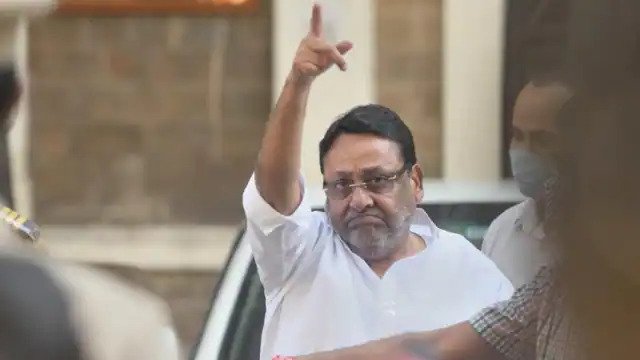 नवाब मलिक पर ईडी का शिकंजा, मुंबई में ढूंढ निकाला 200 करोड़ का प्लॉट ED has started tightening the noose on Maharashtra minister Nawab Malik. Now the agency has also come to know that his family
