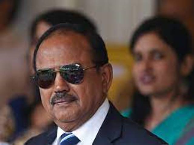 चीन को खरी-खरीः सीमा से हटाओ सेना, तभी आगे बढ़ेगी बातः डोभाल
