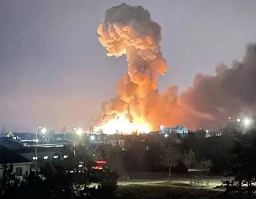 शक्तिशाली विस्फोटकों से दहला यूक्रेन का खारकिव शहर Today is the seventh day of the war between Russia and Ukraine. The situation between the two countries is continuously deteriorating.