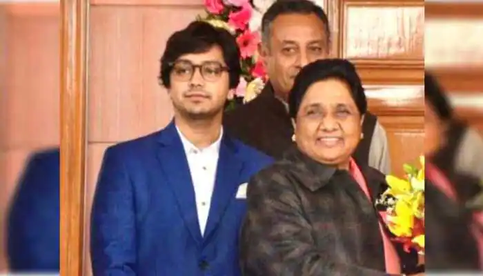 मायावती ने भतीजे आकाश आनंद का कद बढ़ाकर बनाया राष्ट्रीय कोआर्डिनेटर