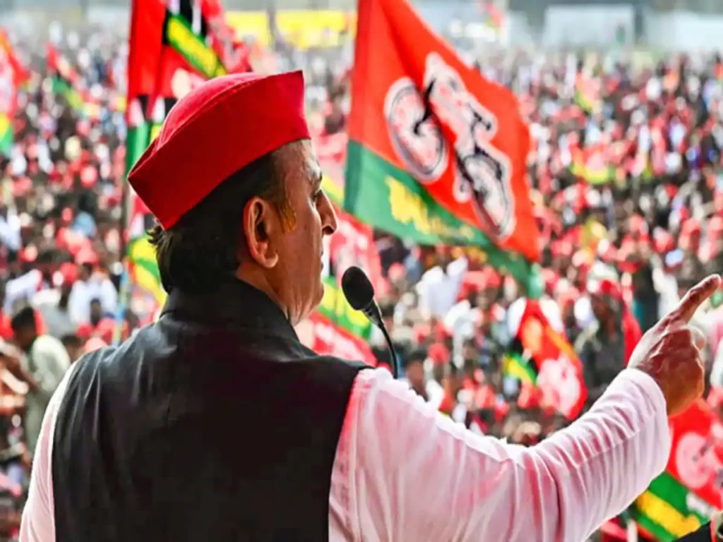 अखिलेश यादव को सत्ता तो नहीं मिली, इन 4 वजहों से चेहरे पर आएगी खुशी