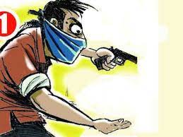 दिल्लीः ज्वैलर की दुकान मे दिन दहाड़े 35 लाख की डकैती