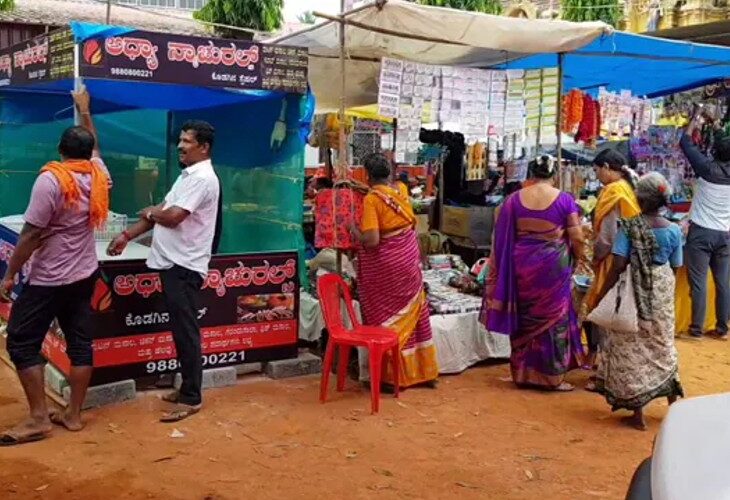 कर्नाटक में नया विवाद: मंदिरों के बाहर मुसलमानों से दुकानें न लगाने को कहा, प्रशासन बोला-यह हमारा आदेश नहीं