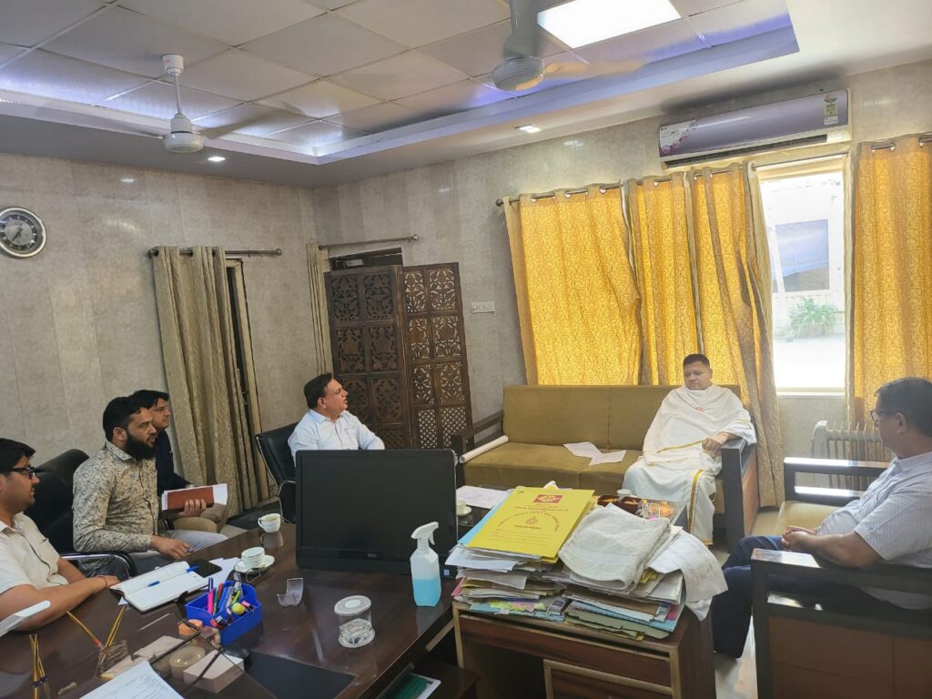 फरीदाबाद सिंचाई विभाग के अधिकारियों के साथ विधायक नीरज शर्मा ने की मीटिंग