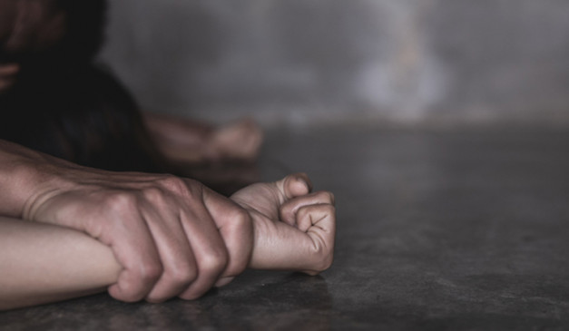 राजस्थान में रोते-बिलखते बच्चों के सामने ही मां से हैवानियत, पति बेबस