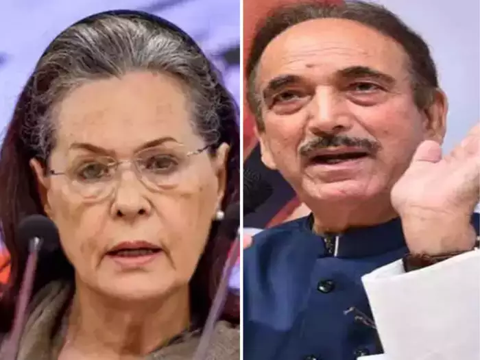 कांग्रेस में घमासान के बीच गुलाम नबी आजाद से आज मिल सकती हैं सोनिया