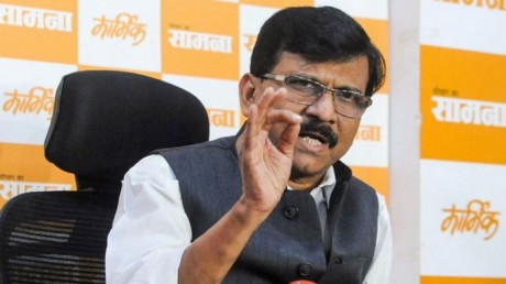 केंद्र सरकार बड़े पैमाने पर कर रही फोन टैपिंग, मुझे अखिलेश की है चिंता: संजय राउत