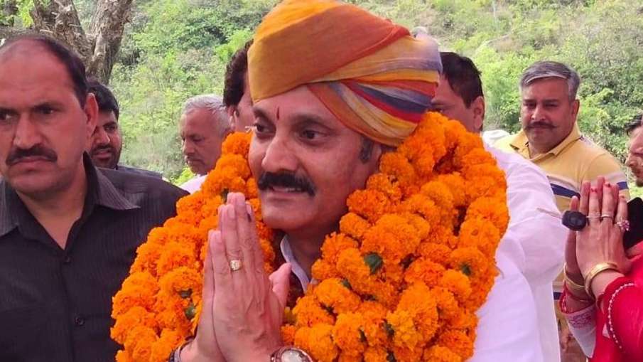 जम्मू-कश्मीर में कांग्रेस को लगा झटका, अंतिम महाराजा हरि सिंह के पोते विक्रमादित्य सिंह ने पार्टी से दिया इस्तीफा