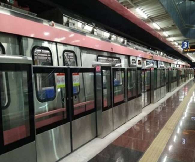ग्रीन, पिंक और वायलेट लाइन पर अफरातफरी, 3 घंटे बाद सामान्य हुईं मेट्रो सेवाएं