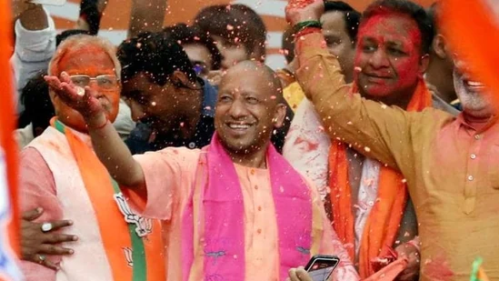 25मार्च को शपथ लेंगे योगी, पीएम मोदी-अमित शाह जैसे कई नेता होंगे शामिल