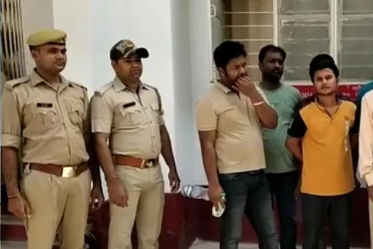 फतेहपुर में धर्मांतरण का मामला: पादरी समेत 55 पर मुकदमा, 26 गिरफ्तार