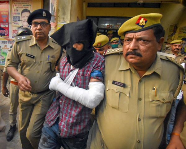 गोरखनाथ मंदिर हमला: यूपी एटीएस ने मुंबई में खंगाली मुर्तजा की कुंडली